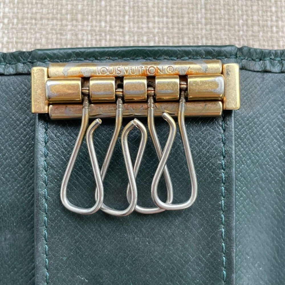 Louis Vuitton Keys Holder Green Taiga Multicles 4 Ring Key Case Leather Spain - Picture 8 of 13